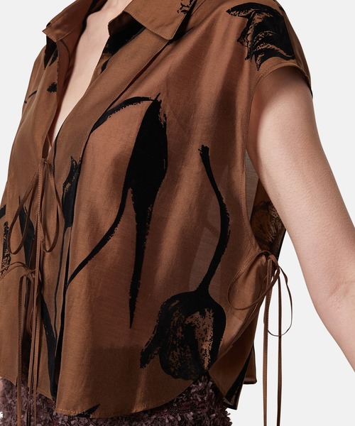 iRENE(アイレネ)の「フロッキープリントクロップドシャツ / Flocky iRENE(アイレネ)の「フロッキープリントクロップドシャツ / Flocky