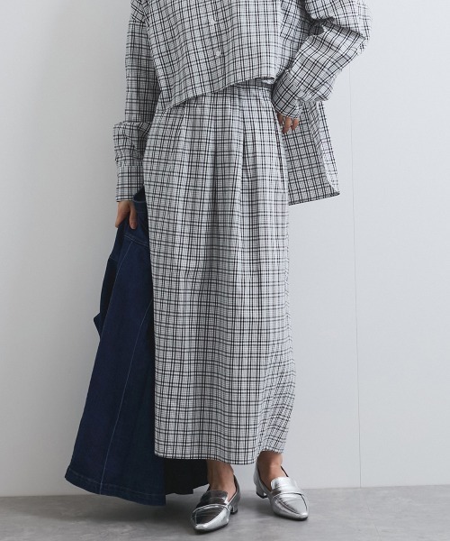 VICKY(ビッキー)の「フロントタックチェックスカート≪手洗い可能≫(スカート・レディース・ホワイト系その他/ブラック系その他・M)」の2枚目の写真