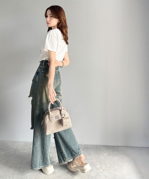 mily bilet（ミウィビレット）の「【mily bilet】いつでも、どんなスタイルにもちょうどいい♪ロゴプレート使いラウンドミニボストンバッグ（ハンドバッグ・レディース・ブラウン/ブラック/アイボリー・ONE SIZE）」の8枚目の写真