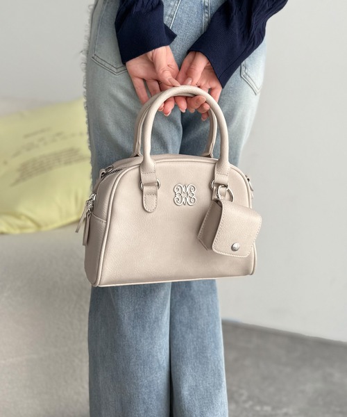 mily bilet（ミウィビレット）の「【mily bilet】いつでも、どんなスタイルにもちょうどいい♪ロゴプレート使いラウンドミニボストンバッグ（ハンドバッグ・レディース・ブラウン/ブラック/アイボリー・ONE SIZE）」の17枚目の写真