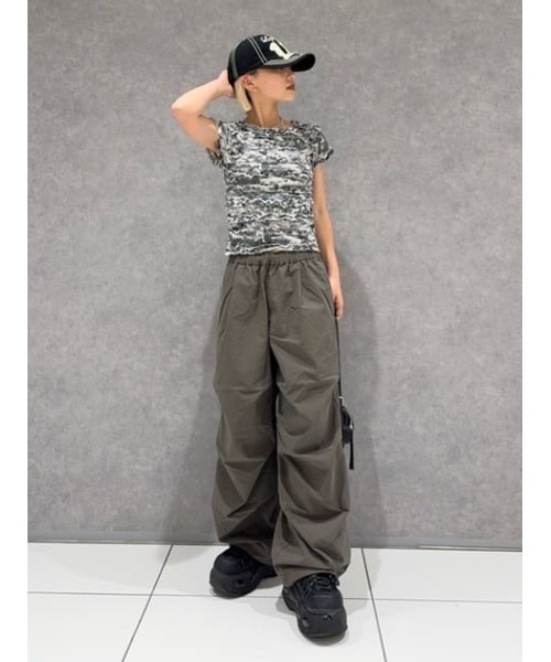 LAGUA GEM（ラグアジェム）の「FRILL DOCKING MINI Tシャツ（Tシャツ/カットソー・レディース・カーキ/グレー/ブラウン・FREE）」の13枚目の写真