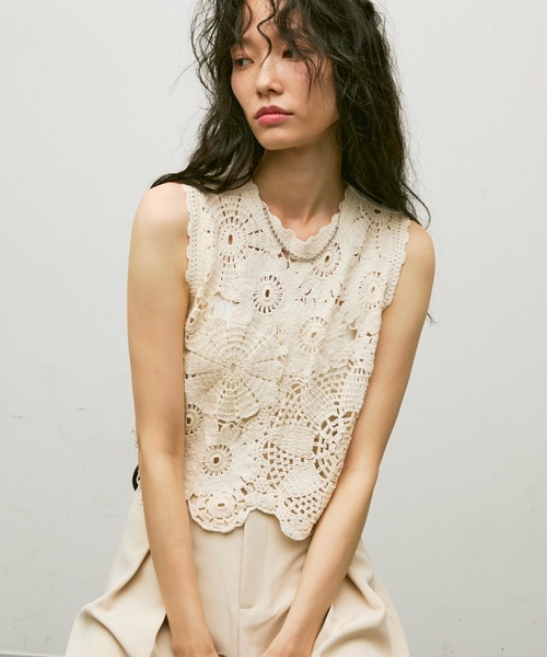 coel コエル　フラワーモチーフチュールトップス セール】Flower Motif Crew Neck Top / フラワーモチーフクルー