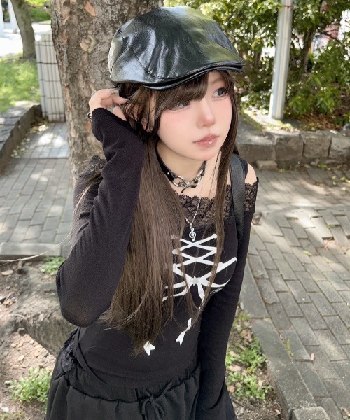 SETUPEXE（セットアップイーエックスイー）の「【SETUP‐EXE】LACE OFF- SHOULDER TOP / 【セットアップエグゼ】レースオフショルダーリボンプリント長袖Tシャツ（Tシャツ/カットソー・レディース・ホワイト/ブラック・ONE SIZE）」の4枚目の写真