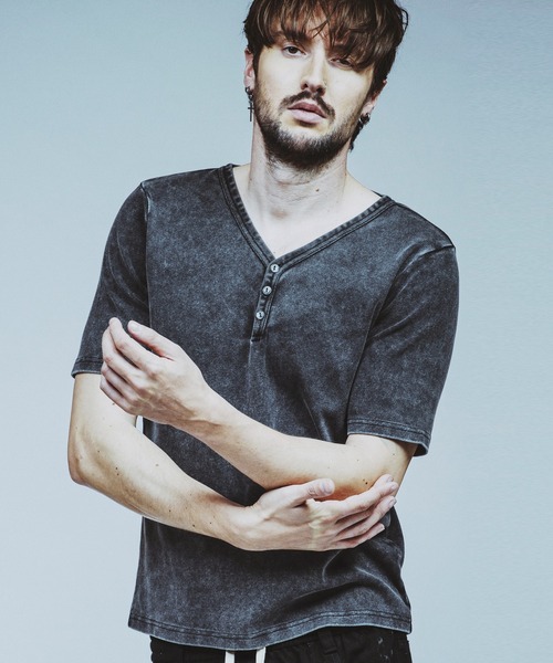 NO ID.（ノーアイディ）の「【NO ID.】Fraise Henry V-Neck T-Shirt / フライス ヘンリー Vネック Tシャツ（Tシャツ/カットソー・メンズ・グレー/ブラック/ホワイト・1/2）」の6枚目の写真