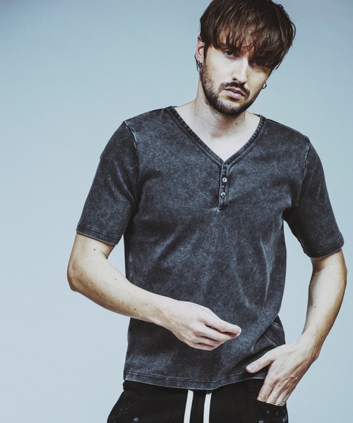 NO ID.（ノーアイディ）の「【NO ID.】Fraise Henry V-Neck T-Shirt / フライス ヘンリー Vネック Tシャツ（Tシャツ/カットソー・メンズ・グレー/ブラック/ホワイト・1/2）」の8枚目の写真