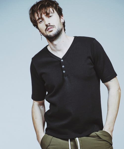 NO ID.（ノーアイディ）の「【NO ID.】Fraise Henry V-Neck T-Shirt / フライス ヘンリー Vネック Tシャツ（Tシャツ/カットソー・メンズ・グレー/ブラック/ホワイト・1/2）」の16枚目の写真