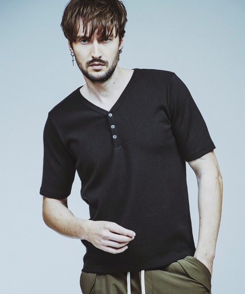 NO ID.（ノーアイディ）の「【NO ID.】Fraise Henry V-Neck T-Shirt / フライス ヘンリー Vネック Tシャツ（Tシャツ/カットソー・メンズ・グレー/ブラック/ホワイト・1/2）」の18枚目の写真