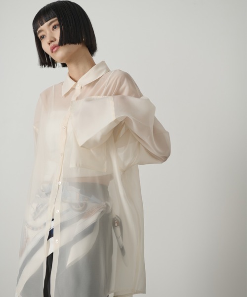 AIC.（エーアイシー）の「シアービッグカフスオーバーシャツ（シャツ/ブラウス・レディース・イエロー/グレイッシュブルー/アイボリー/ブラック・FREE）」の7枚目の写真