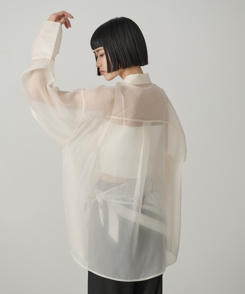 AIC.（エーアイシー）の「シアービッグカフスオーバーシャツ（シャツ/ブラウス・レディース・イエロー/グレイッシュブルー/アイボリー/ブラック・FREE）」の10枚目の写真