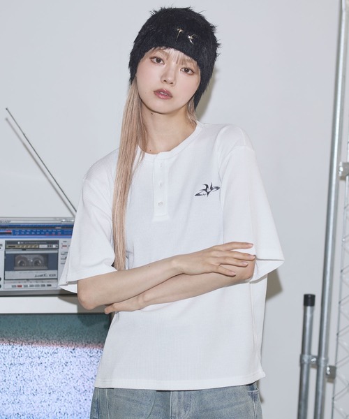 MSG（エムエスジー）の「ドライワッフル刺繍ロゴヘンリーネックハーフスリーブTシャツ サーマル【UNISEX】（Tシャツ/カットソー・メンズ・アイボリー/ブラック/ワイン/ホワイト/グリーン/チャコール/カモフラージュ・S/M/L/XL）」の9枚目の写真