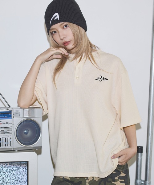 MSG（エムエスジー）の「ドライワッフル刺繍ロゴヘンリーネックハーフスリーブTシャツ サーマル【UNISEX】（Tシャツ/カットソー・メンズ・アイボリー/ブラック/ワイン/ホワイト/グリーン/チャコール/カモフラージュ・S/M/L/XL）」の17枚目の写真