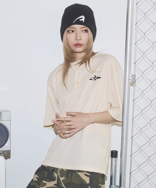 MSG（エムエスジー）の「ドライワッフル刺繍ロゴヘンリーネックハーフスリーブTシャツ サーマル【UNISEX】（Tシャツ/カットソー・メンズ・アイボリー/ブラック/ワイン/ホワイト/グリーン/チャコール/カモフラージュ・S/M/L/XL）」の21枚目の写真