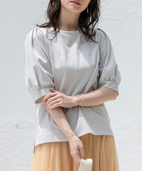 n'OrLABEL(ノアールレーベル)の「【接触冷感】タックパフスリーブカットソー(Tシャツ/カットソー・レディース・ブラック/イエロー/ライトグレー/ブルー・1/2)」の2枚目の写真