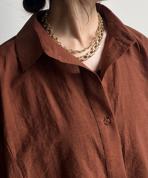 DouDou（ドゥドゥ）の「バックシャーリングスキッパーシャツ（シャツ/ブラウス・レディース・ホワイト/ボルドー/ブラック/グレイッシュベージュ・FREE）」の13枚目の写真