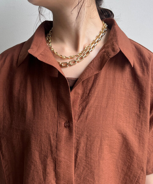 DouDou（ドゥドゥ）の「バックシャーリングスキッパーシャツ（シャツ/ブラウス・レディース・ホワイト/ボルドー/ブラック/グレイッシュベージュ・FREE）」の17枚目の写真