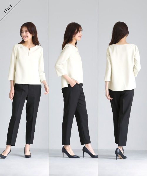 WHITE JOOLA(ホワイトジョーラ)の「UV CUT・速乾・接触冷感・防シワ・ストレッチ・手洗い可【多機能すぎるブラウス】ダブルピケクロス・パール調キーネックデザインブラウス(シャツ/ブラウス・レディース・ネイビー/アイボリー・S/M/L/LL)」の13枚目の写真