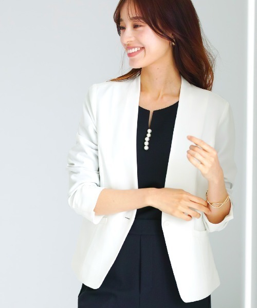 WHITE JOOLA(ホワイトジョーラ)の「UV CUT・速乾・接触冷感・防シワ・ストレッチ・手洗い可【多機能すぎるブラウス】ダブルピケクロス・パール調キーネックデザインブラウス(シャツ/ブラウス・レディース・ネイビー/アイボリー・S/M/L/LL)」の22枚目の写真