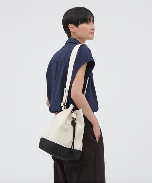 MHL.（エムエイチエル）の「COTTON CANVAS（ショルダーバッグ・レディース・ホワイト系その他2/ブラック・FREE）」の14枚目の写真