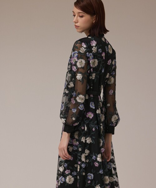 GRACE CONTINENTAL(グレースコンチネンタル)の「マルチ刺繍フレアワンピース(ワンピース・レディース・ブラック/グレー・38/36)」の13枚目の写真