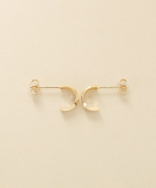 COCOSHNIK ONKITSCH（ココシュニックオンキッチュ）の「K10トリプルリッジピアス（ピアス（両耳用）・レディース・イエローゴールド・00）」の4枚目の写真