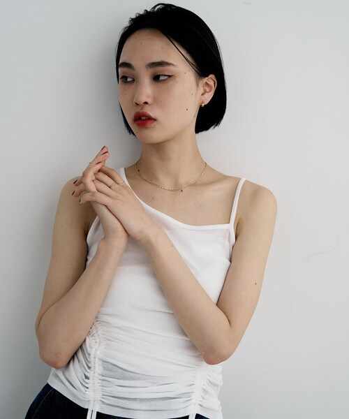 COCOSHNIK ONKITSCH（ココシュニックオンキッチュ）の「K10トリプルリッジピアス（ピアス（両耳用）・レディース・イエローゴールド・00）」の7枚目の写真