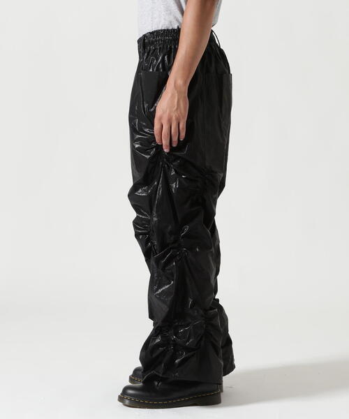 ROYAL FLASH（ロイヤルフラッシュ）の「A.F ARTEFACT/エーエフ・アーティファクト/Coating Random Gather Wide Pant（その他パンツ・メンズ・ブラック・2/3）」の3枚目の写真