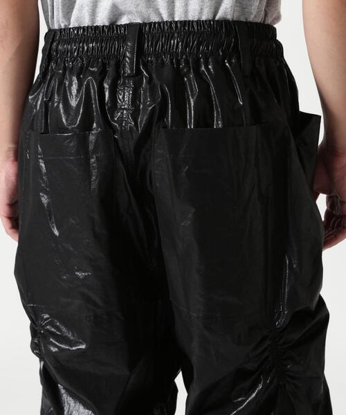 ROYAL FLASH（ロイヤルフラッシュ）の「A.F ARTEFACT/エーエフ・アーティファクト/Coating Random Gather Wide Pant（その他パンツ・メンズ・ブラック・2/3）」の8枚目の写真