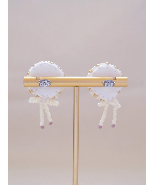 tone（トーン）の「【chiguhagu】【chiguhagu】ビーズ刺繍ピアス(MA)（ピアス（両耳用）・レディース・ホワイト・FREE）」の3枚目の写真