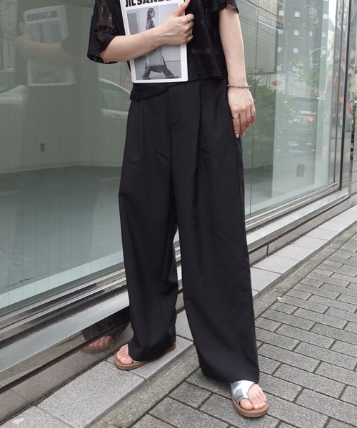 CORNERS（コーナーズ）の「ツイル バックゴム ストレート パンツ（スラックス・レディース・グレー/ブラック/グレイッシュベージュ・マルチサイズ）」の2枚目の写真