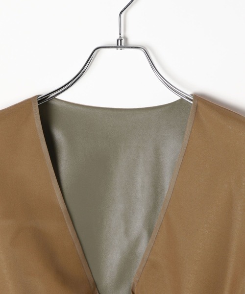 LEPSIM(レプシィム)の「リバーシブルチュールフェイクレザーベスト 575770(その他アウター・レディース・ブラウン/カーキ/ブラック・FREE)」の7枚目の写真