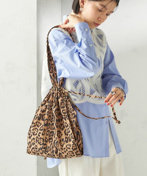 SHIPS（シップス）の「2WAY ドローストリング トート バッグ（トートバッグ・レディース・レッド/ブラウン/シルバー/ネイビー・ONE SIZE）」の2枚目の写真