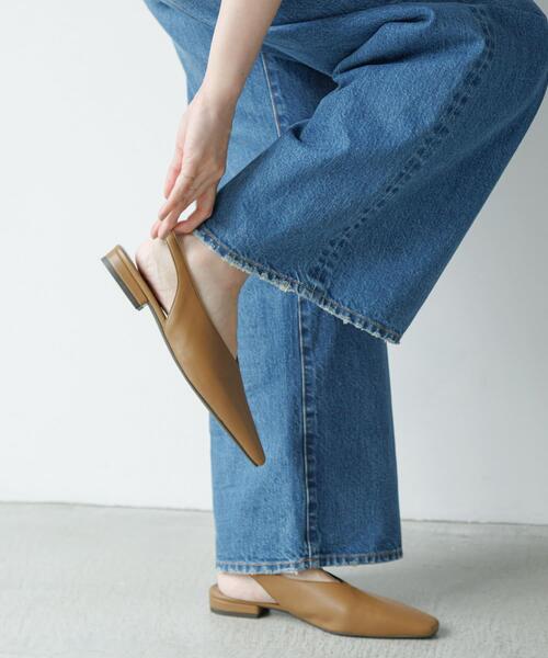 URBAN RESEARCH Sonny Label（アーバンリサーチサニーレーベル）の「バックストラップスクエアパンプス（パンプス・レディース・ブラック/ブラウン系その他/キャメル・LARGE/MEDIUM/SMALL）」の3枚目の写真