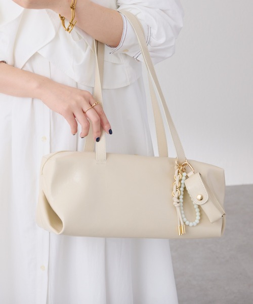 PAPILLONNER（パピヨネ）の「チャーム付きボストンバッグ（ボストンバッグ・レディース・アイボリー/ブラウン・FREE）」の5枚目の写真