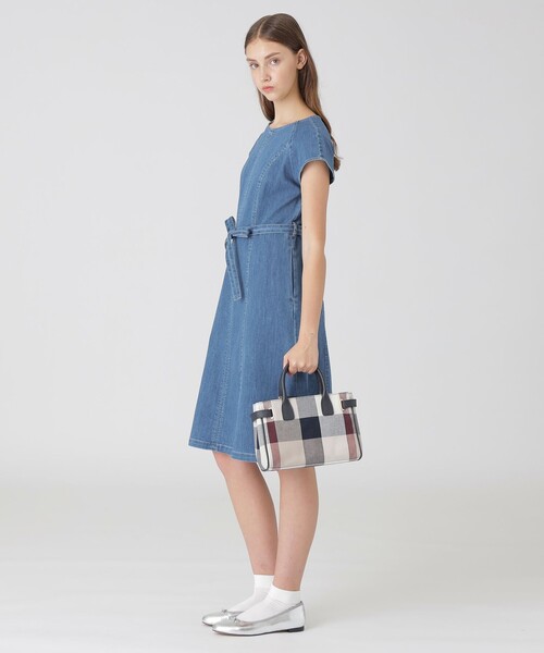 BLUE LABEL CRESTBRIDGE（ブルーレーベルクレストブリッジ）の「クレストブリッジチェックキャンバスハトメミドルトート（トートバッグ・レディース・ベージュ系その他/ダークネイビー・FREE）」の10枚目の写真