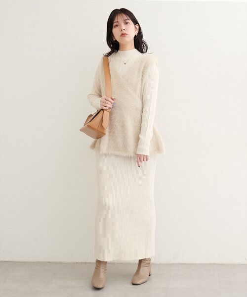 美品　モラビト　フェザーベスト　３８　ベージュ 美品 モラビト フェザーベスト 38 ベージュ MORABITO（レディース