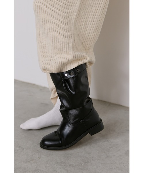 un/neu（アンノイ）の「サイドスナップミドルブーツ / select item（ブーツ・レディース・ブラック・SMALL/LARGE/MEDIUM）」の7枚目の写真