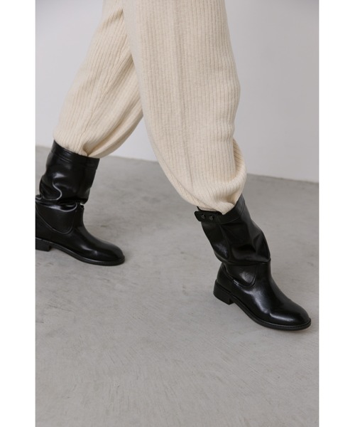 un/neu（アンノイ）の「サイドスナップミドルブーツ / select item（ブーツ・レディース・ブラック・SMALL/LARGE/MEDIUM）」の4枚目の写真