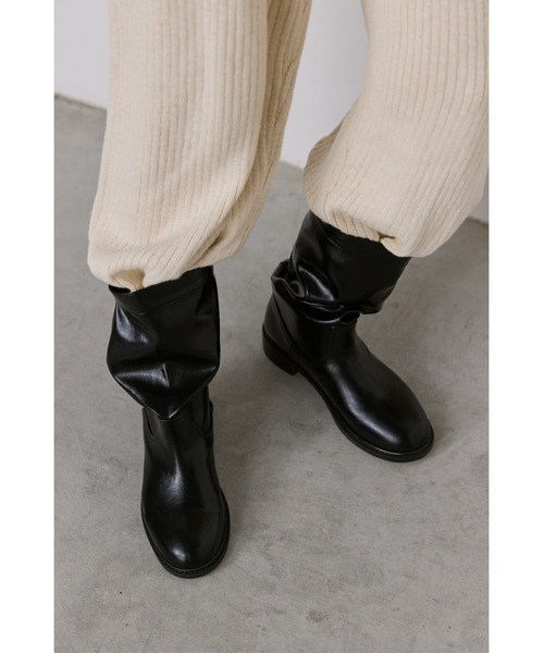 un/neu（アンノイ）の「サイドスナップミドルブーツ / select item（ブーツ・レディース・ブラック・SMALL/LARGE/MEDIUM）」の5枚目の写真