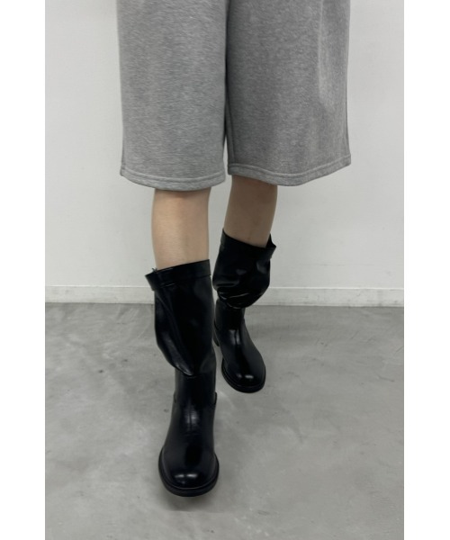 un/neu（アンノイ）の「サイドスナップミドルブーツ / select item（ブーツ・レディース・ブラック・SMALL/LARGE/MEDIUM）」の17枚目の写真