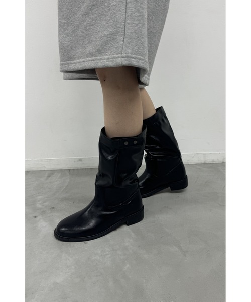 un/neu（アンノイ）の「サイドスナップミドルブーツ / select item（ブーツ・レディース・ブラック・SMALL/LARGE/MEDIUM）」の16枚目の写真