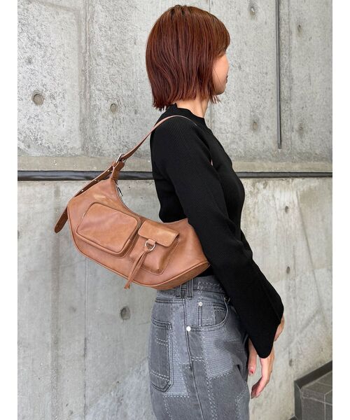 MURUA（ムルーア）の「ダブルポケットショルダーバッグ（ショルダーバッグ・レディース・キャメル/グレー・FREE）」の9枚目の写真