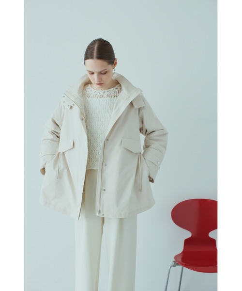 STRAWBERRY-FIELDS(ストロベリーフィールズ)の「マルチタフタ_マルチウェイマウンテンパーカー(マウンテンパーカー・レディース・ベージュ/ブラック/オフホワイト・2)」の2枚目の写真