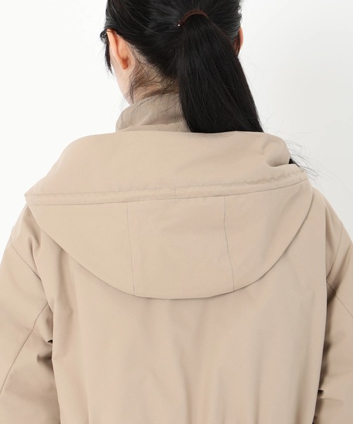 STRAWBERRY-FIELDS(ストロベリーフィールズ)の「マルチタフタ_マルチウェイマウンテンパーカー(マウンテンパーカー・レディース・ベージュ/ブラック/オフホワイト・2)」の8枚目の写真