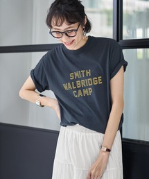 中抜きロゴTシャツ