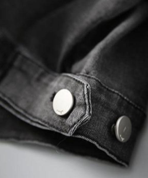 lilful（リルフル）の「クロップド丈 袖ギャザー デニムジャケット（ブルゾン・レディース・ブラック・M/L）」の8枚目の写真