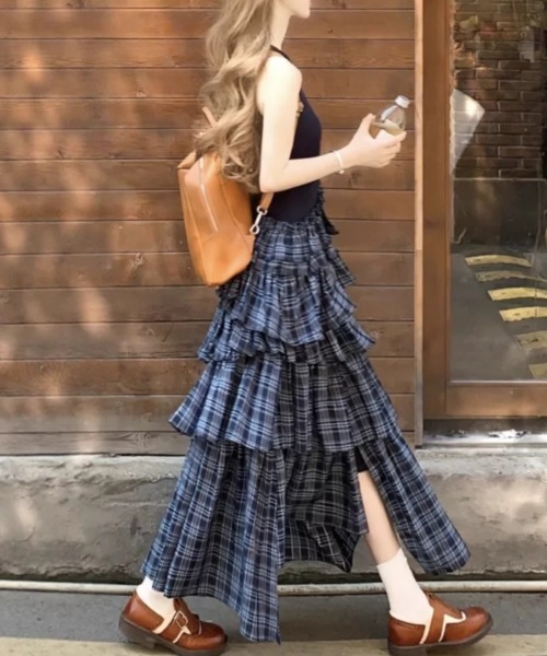 gossip!ロサンゼルス(ゴシップロサンゼルス)の「きゅんとするクラシカルチェック柄!ランダム段々重ねフリルアシンメトリーノースリーブマキシワンピース(ワンピース・レディース・チェック・M/L)」の1枚目の写真