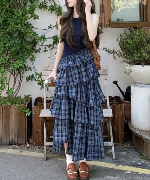 gossip!ロサンゼルス(ゴシップロサンゼルス)の「きゅんとするクラシカルチェック柄!ランダム段々重ねフリルアシンメトリーノースリーブマキシワンピース(ワンピース・レディース・チェック・M/L)」の7枚目の写真