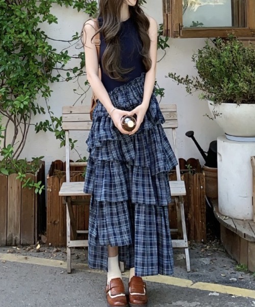 gossip!ロサンゼルス(ゴシップロサンゼルス)の「きゅんとするクラシカルチェック柄!ランダム段々重ねフリルアシンメトリーノースリーブマキシワンピース(ワンピース・レディース・チェック・M/L)」の10枚目の写真