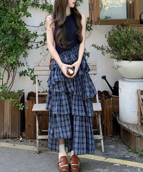 gossip!ロサンゼルス(ゴシップロサンゼルス)の「きゅんとするクラシカルチェック柄!ランダム段々重ねフリルアシンメトリーノースリーブマキシワンピース(ワンピース・レディース・チェック・M/L)」の11枚目の写真