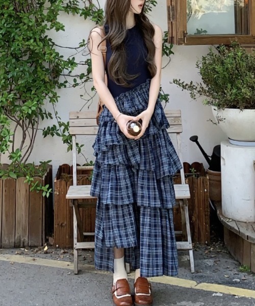 gossip!ロサンゼルス(ゴシップロサンゼルス)の「きゅんとするクラシカルチェック柄!ランダム段々重ねフリルアシンメトリーノースリーブマキシワンピース(ワンピース・レディース・チェック・M/L)」の13枚目の写真